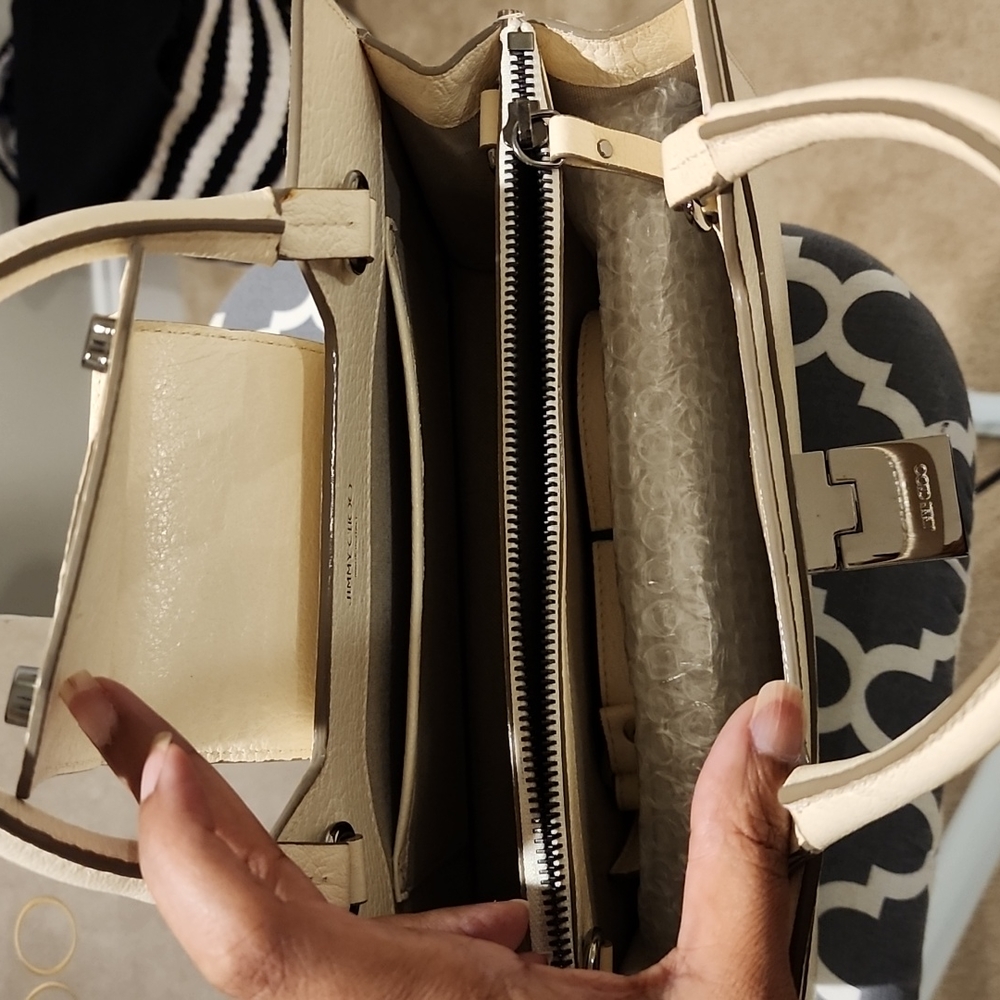 Jimmy Choo Medium Riley cream pebbled leather bag - Picture 3 of 6